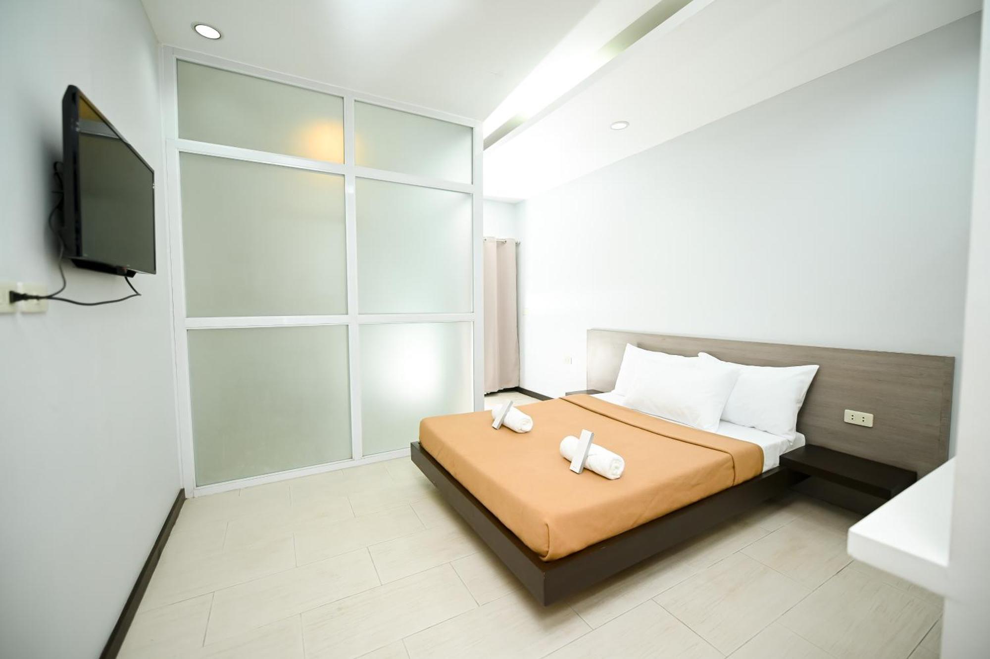 Blue Harbor Hotel Calapan المظهر الخارجي الصورة