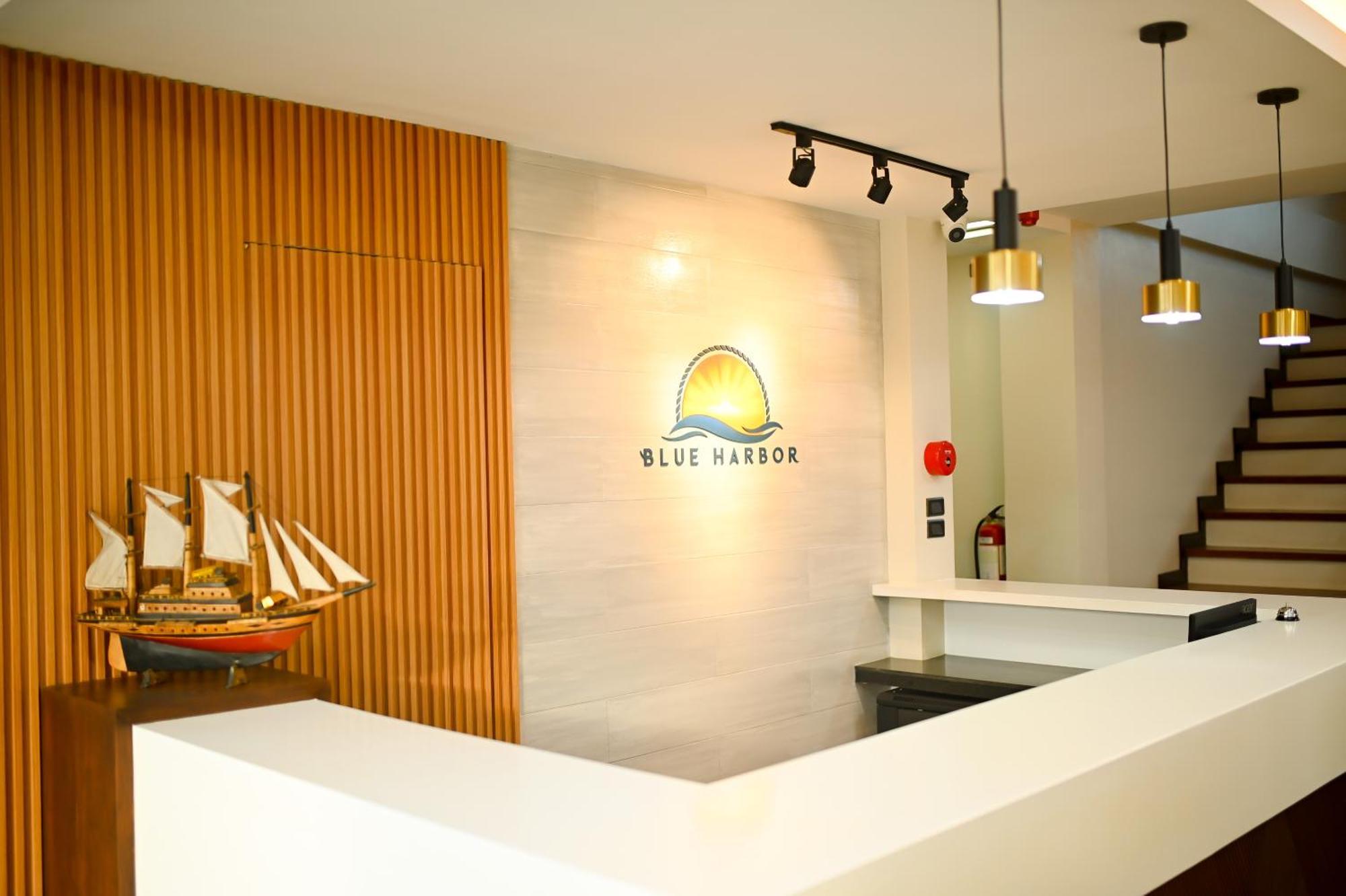 Blue Harbor Hotel Calapan المظهر الخارجي الصورة