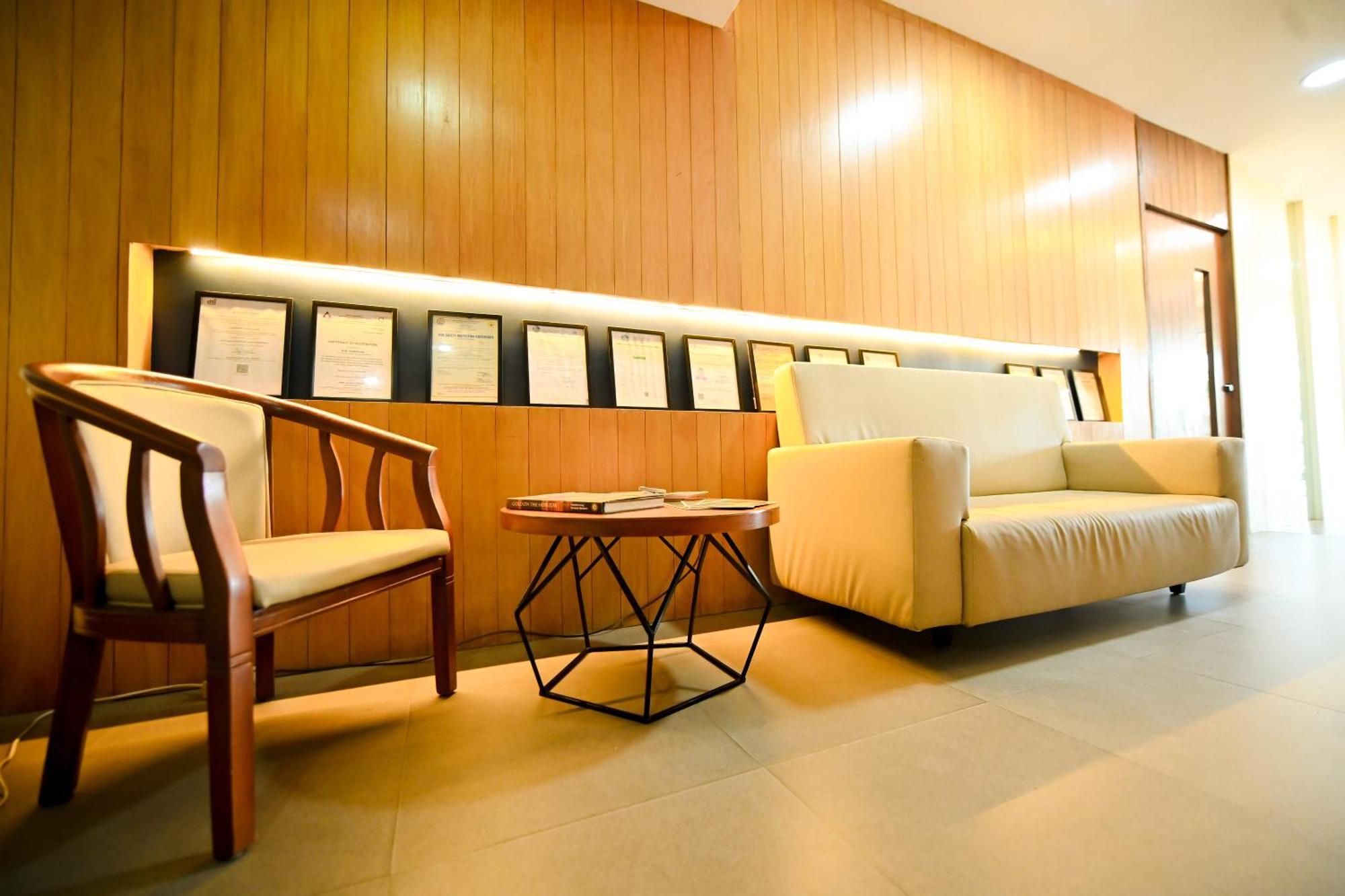 Blue Harbor Hotel Calapan المظهر الخارجي الصورة