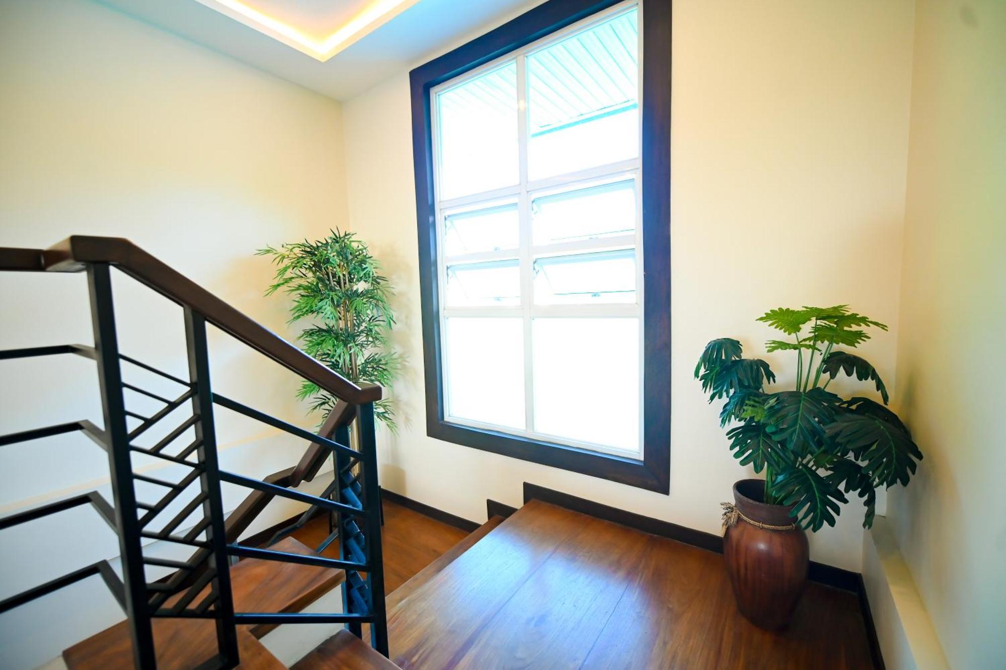 Blue Harbor Hotel Calapan المظهر الخارجي الصورة