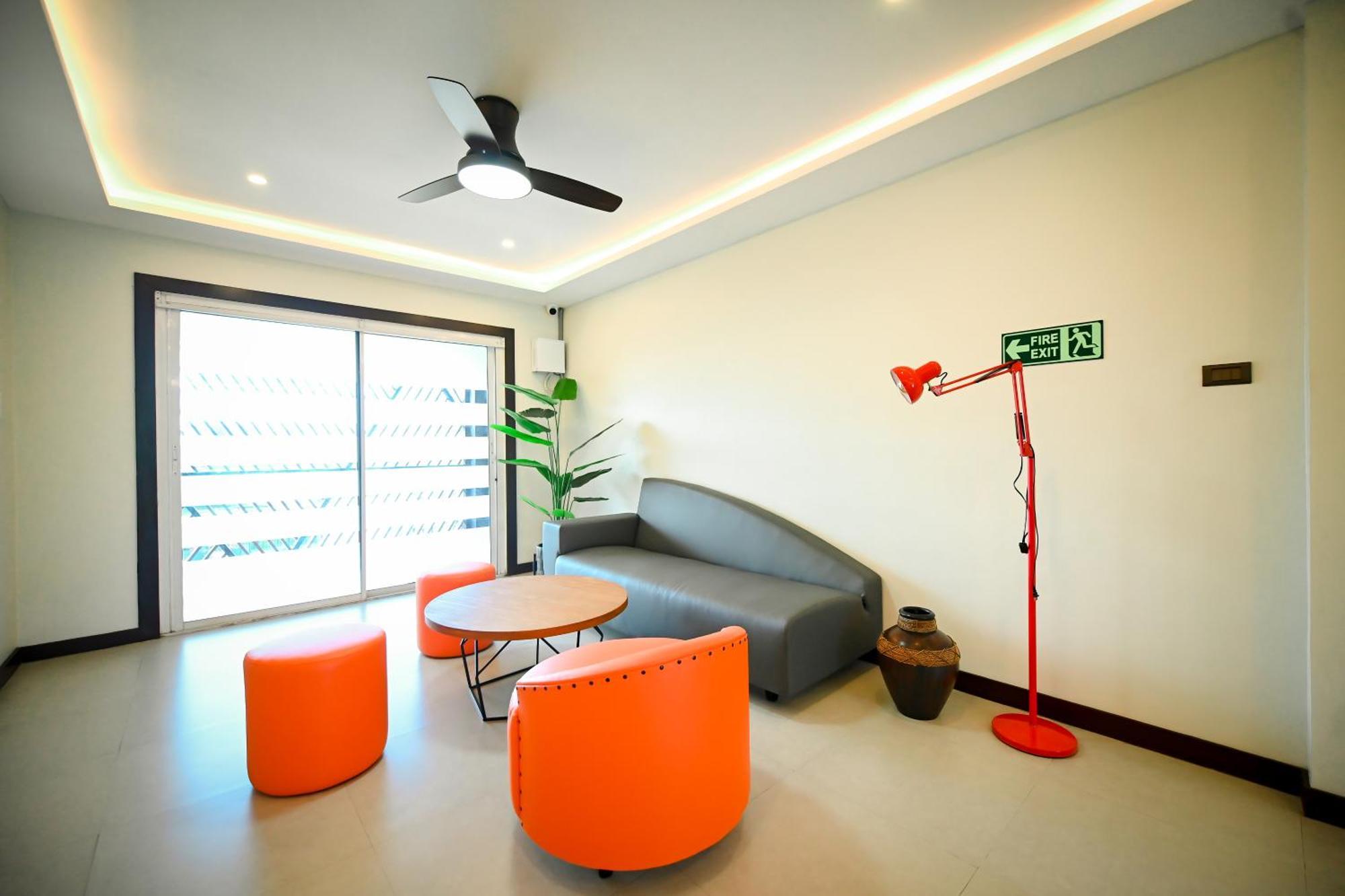 Blue Harbor Hotel Calapan المظهر الخارجي الصورة