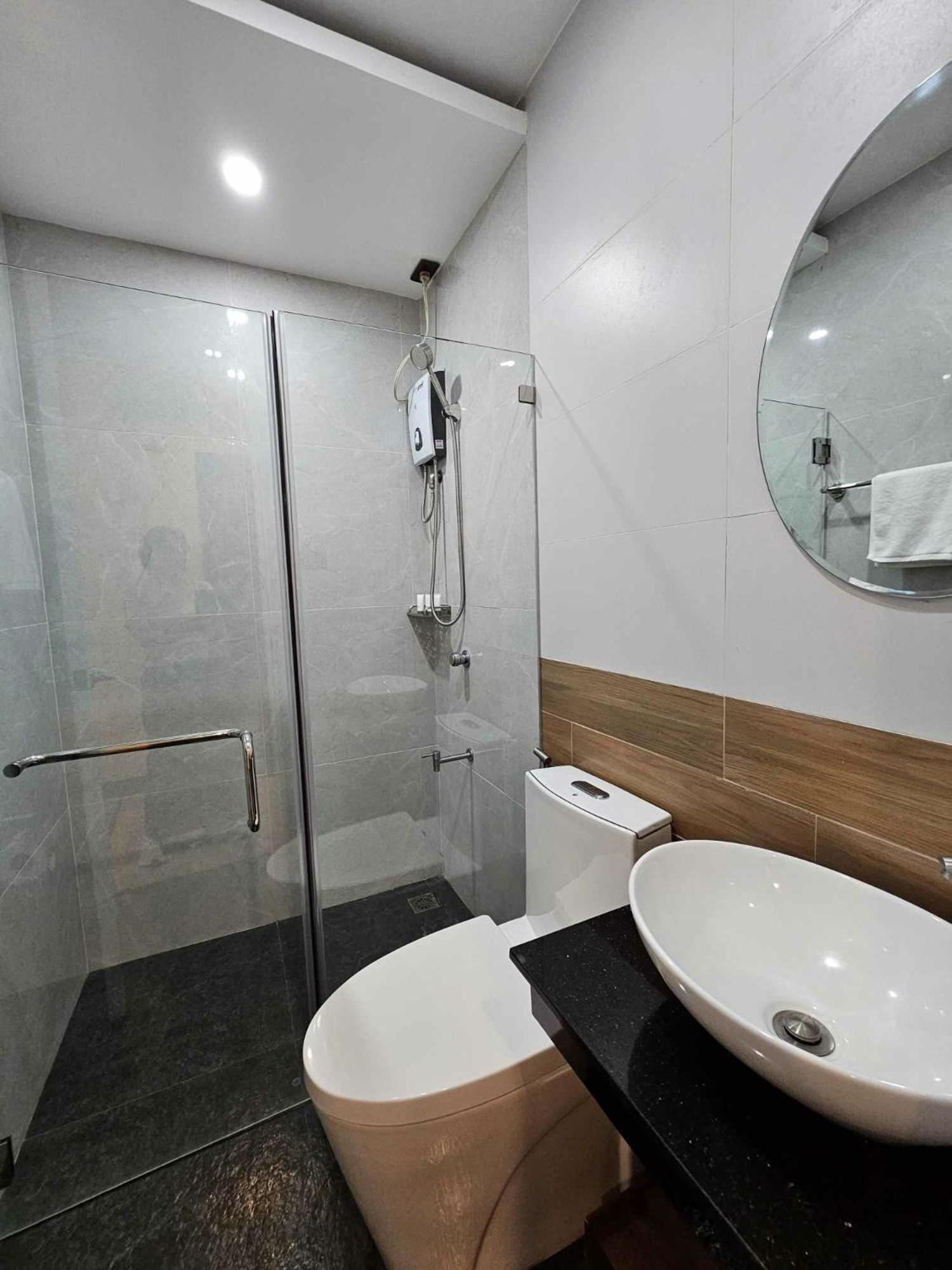 Blue Harbor Hotel Calapan المظهر الخارجي الصورة