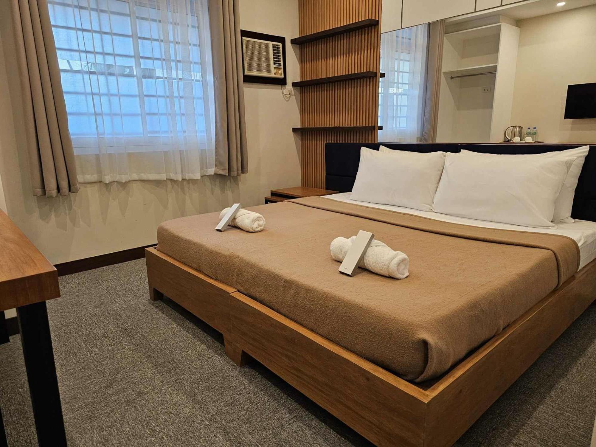 Blue Harbor Hotel Calapan المظهر الخارجي الصورة
