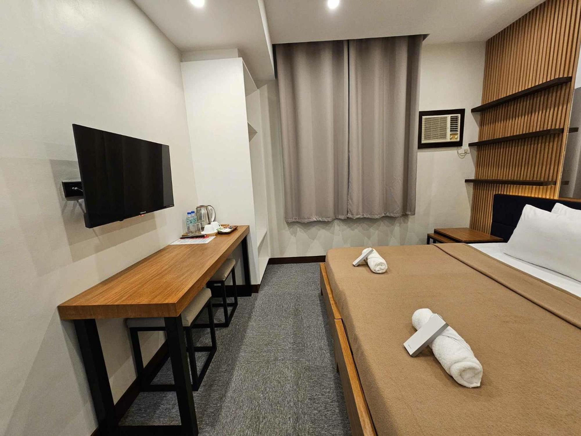 Blue Harbor Hotel Calapan المظهر الخارجي الصورة