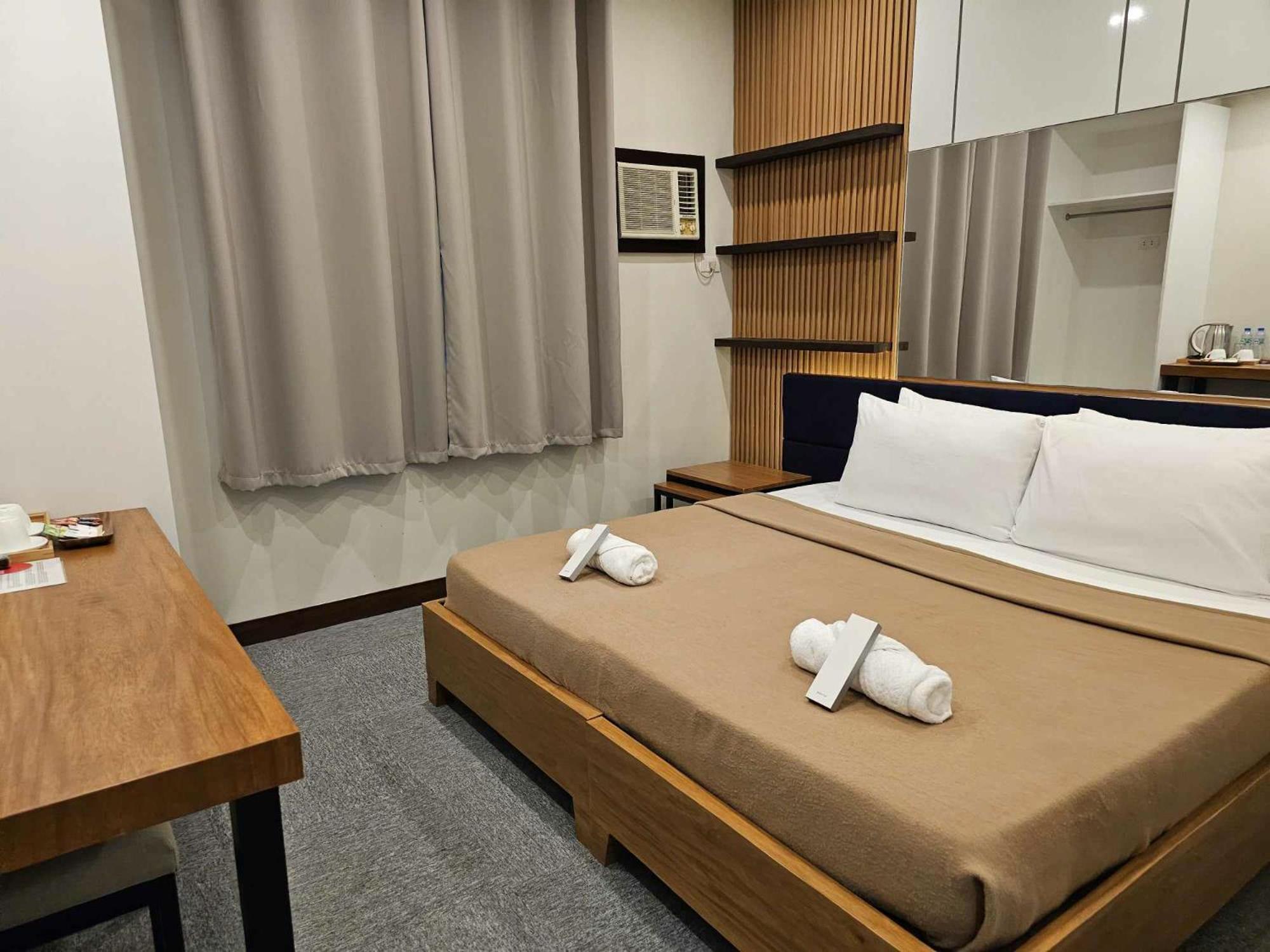 Blue Harbor Hotel Calapan المظهر الخارجي الصورة