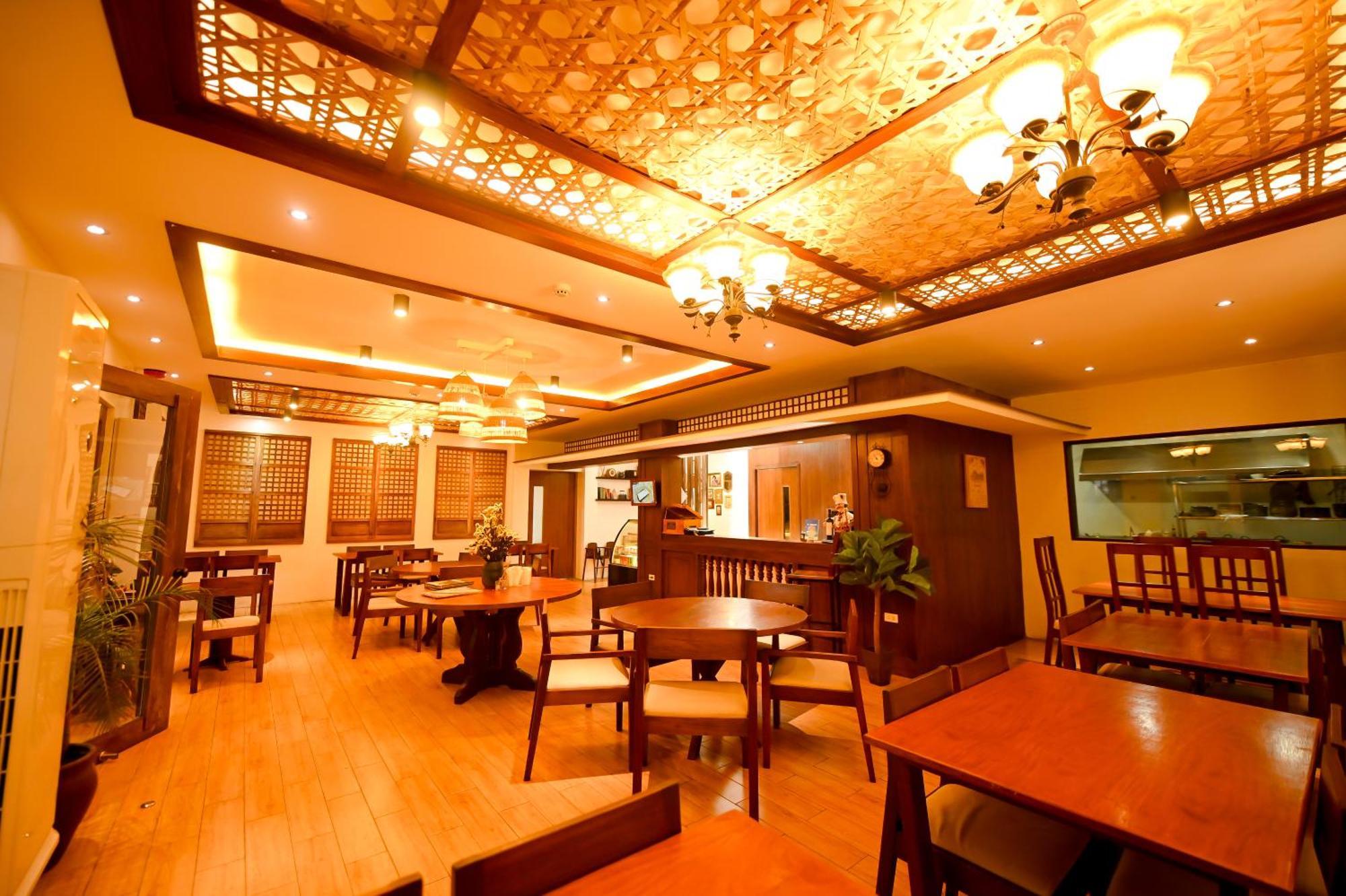 Blue Harbor Hotel Calapan المظهر الخارجي الصورة